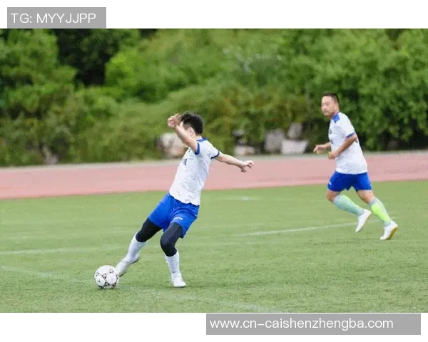 足球前瞻：解析即将到来的精彩赛事与球队动态展望